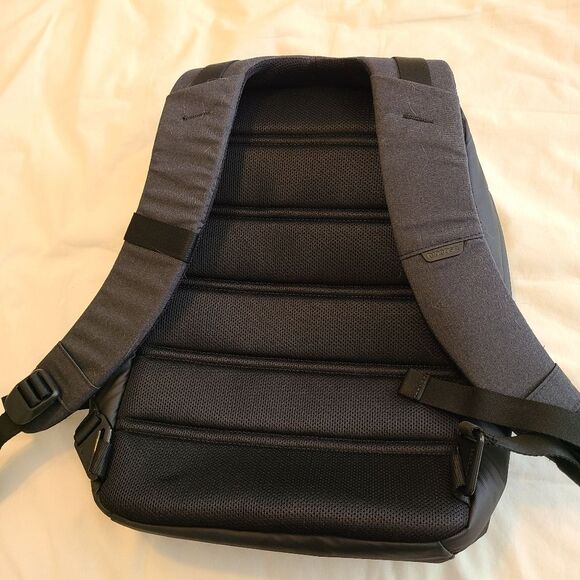 incase City Compact backpack NWT 16" - Picture 5 of 5